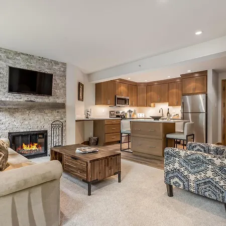 Laurelwood Condominiums 301